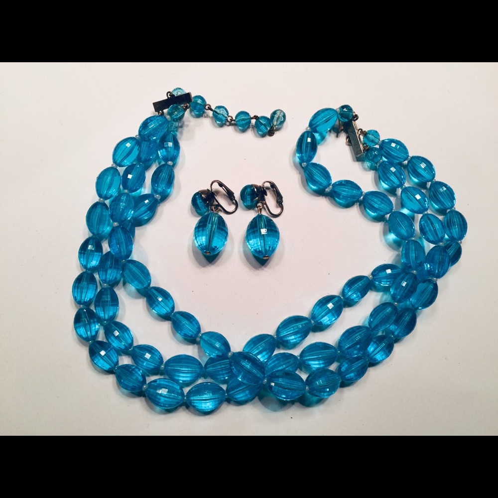 Set of Brilliant Blue necklace w/ earrings 1950s.